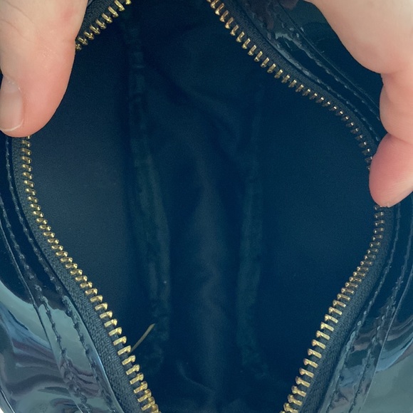 Tory Burch black stacked patent leather cosmetic case - Picture 3 of 4